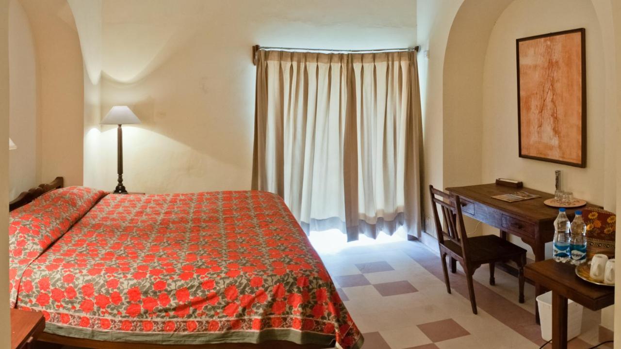 Neemrana'S - Tijara Fort Palace Exterior photo