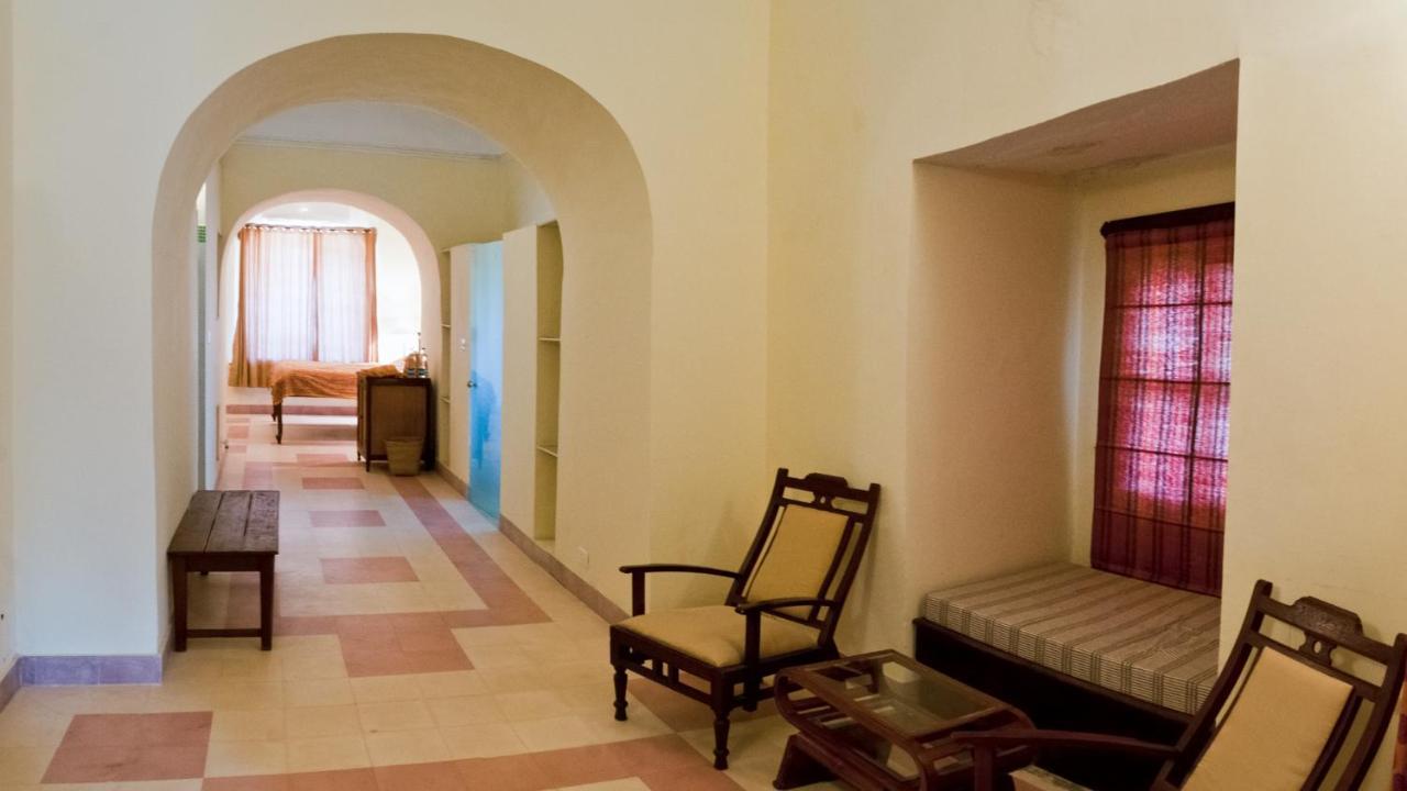 Neemrana'S - Tijara Fort Palace Exterior photo