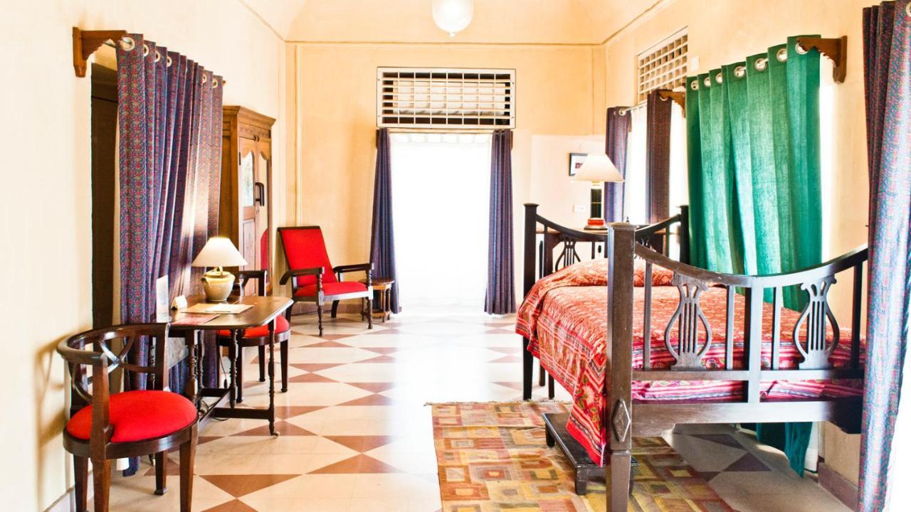 Neemrana'S - Tijara Fort Palace Exterior photo