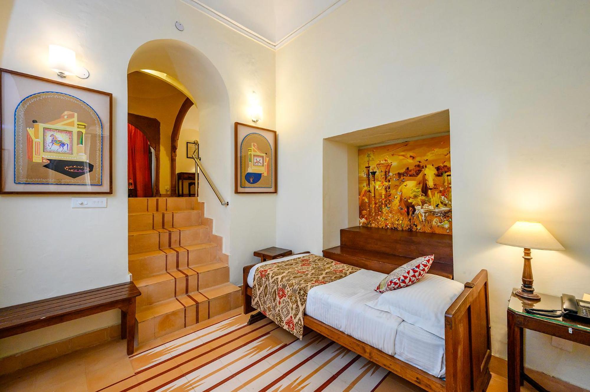 Neemrana'S - Tijara Fort Palace Exterior photo