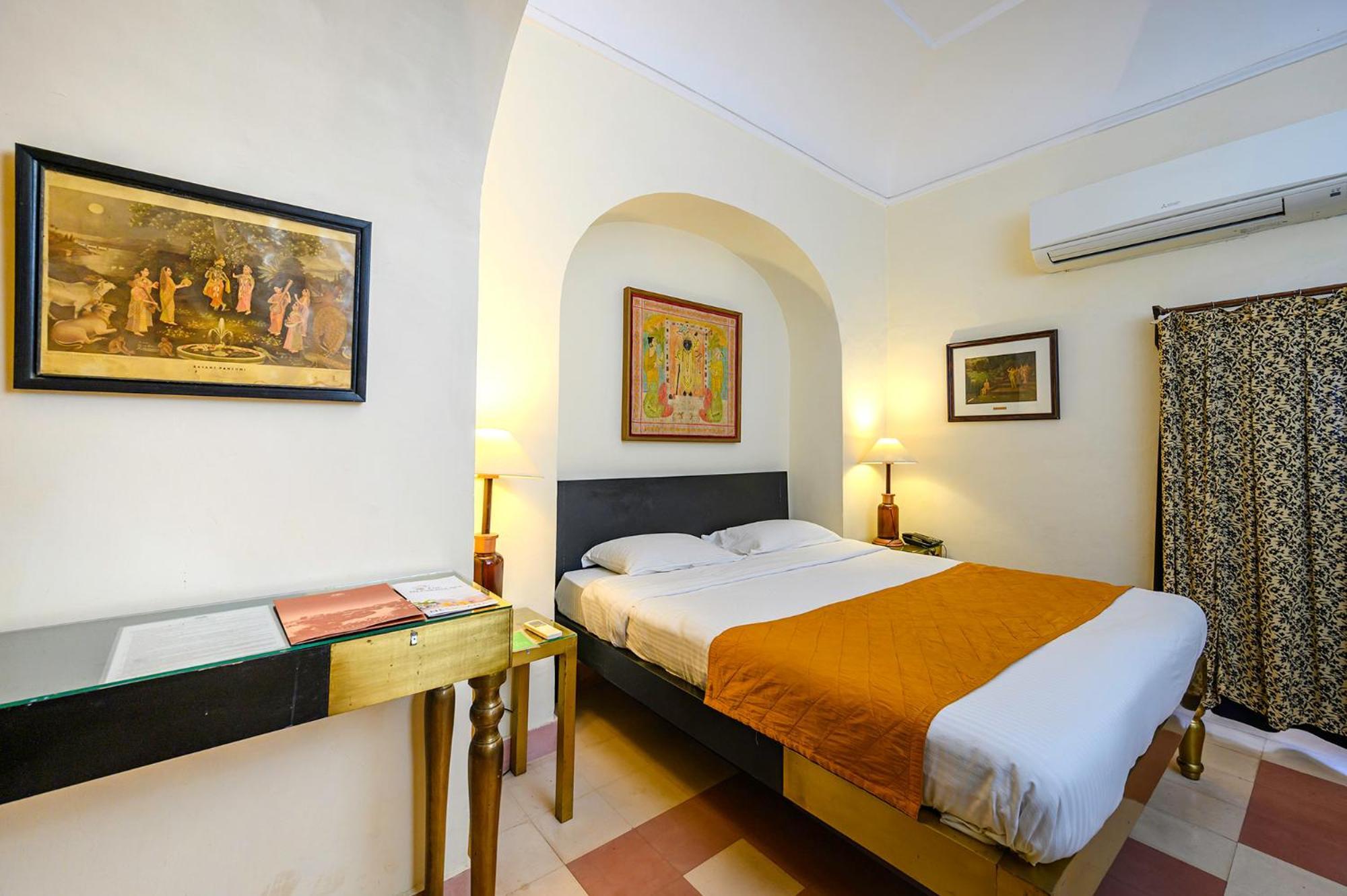 Neemrana'S - Tijara Fort Palace Exterior photo