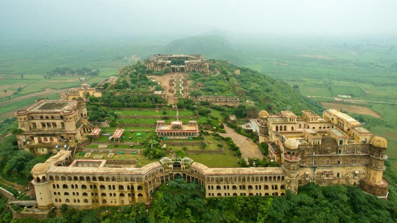 Neemrana'S - Tijara Fort Palace Hotel Exterior photo