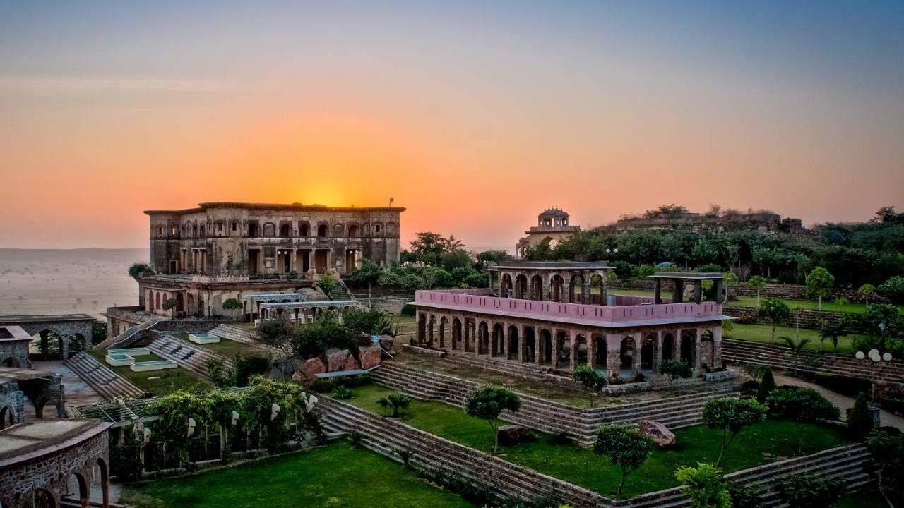 Neemrana'S - Tijara Fort Palace Hotel Exterior photo